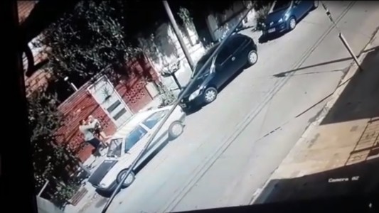 VIDEO: Así intentaron robarle a una chica a plena luz del día en San Martín