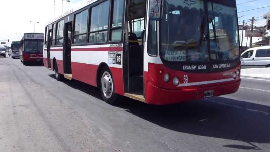 Atacaron a un colectivero en La Matanza con un arma blanca y hay paro total en varias líneas