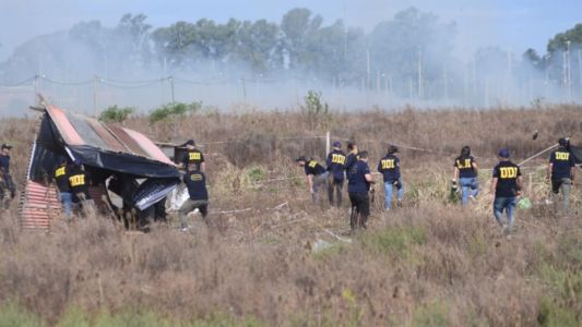 La Policía desalojó "La Aviación" un grupo de terrenos ocupados en Los Hornos