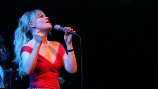 "Fui violada, drogada y mantenida en cautiverio": cantante reveló la razón por la que dejó la escena pública