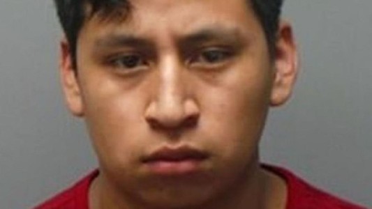 Violó a su hermana de 11 años más de 100 veces: la nena quedó embarazada y dio a luz en la bañera