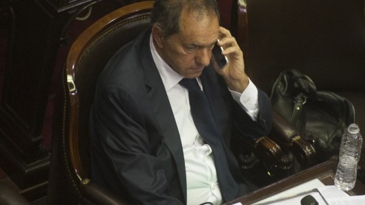 Denuncian a Scioli por usurpación de autoridad e incumplimiento de deberes de funcionario