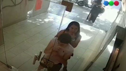 VIDEO: Tres jóvenes ladronas desvalijaron dos departamentos en Palermo