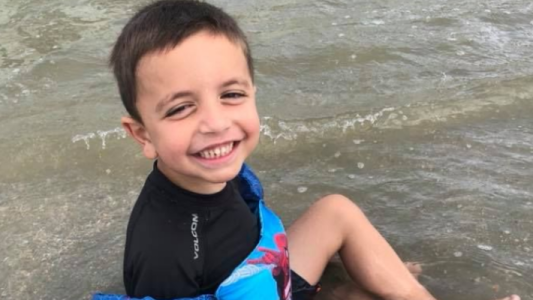 Una cura le negó la primera comunión a un nene por ser autista