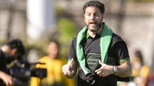 Rodolfo De Paoli renunció como DT de Nueva Chicago: el equipo está último