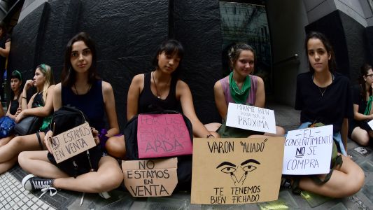 VIVO: arrancó la masiva marcha de mujeres en el Congreso