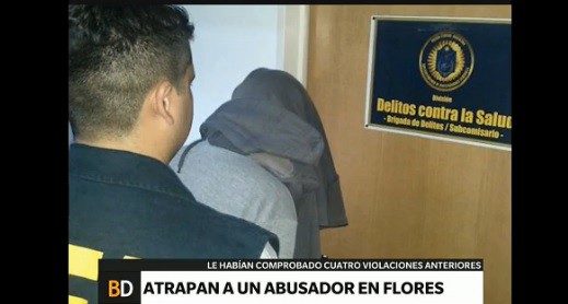 Abusó de una mujer en el colectivo y le dieron una paliza