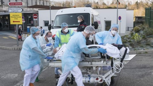 "¡Acaten las órdenes!", pide un francés enfermo luego de contraer COVID-19
