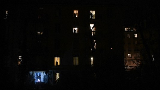 Todas las noches los suizos aplauden a sus médicos y trabajadores de la salud