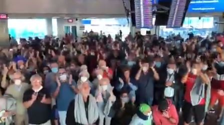 "¡Queremos volver!": el otro aplauso argentino que conmueve