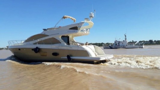 Detienen al dueño de una cerealera cuando navegaba en el río en plena cuarentena