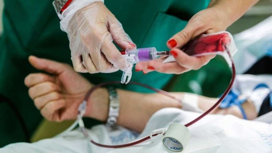 Estados Unidos usará la sangre de los que superaron el Covid-19 para tratar enfermos