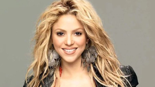 La empresa de Shakira dejó de producir perfumes para hacer alcohol en gel