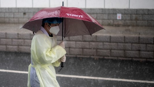China cierra sus fronteras para evitar un rebrote de coronavirus