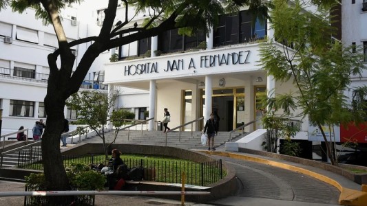 Tenía coronavirus el hombre que murió tras estar aislado en un hotel de Recoleta