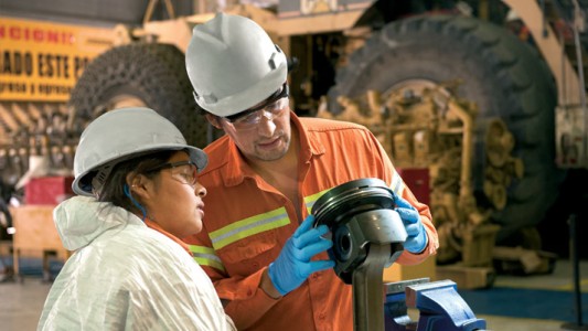 El Gobierno prohíbe despidos y suspensiones por 60 días