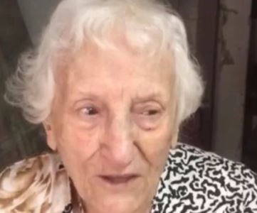 Una abuela de 105 años les pide a sus nietos que se queden en casa
