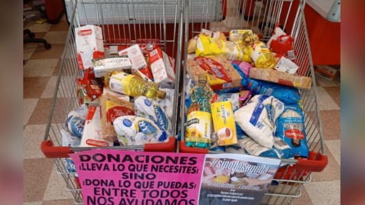 Un héroe anónimo dona changos con comida para los que más necesitan