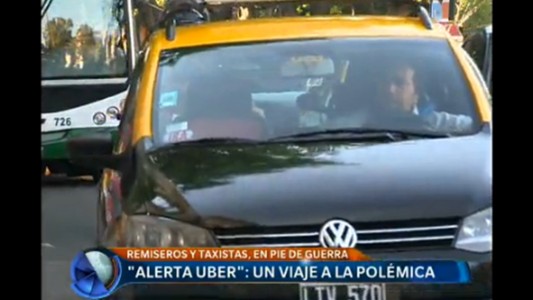 Queman un auto de Uber en Villa Devoto