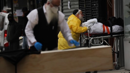 Nueva York planea hacer entierros temporarios en parques de la ciudad