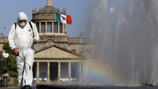 Por el coronavirus, los alumnos pasarán de grado por decreto en Italia