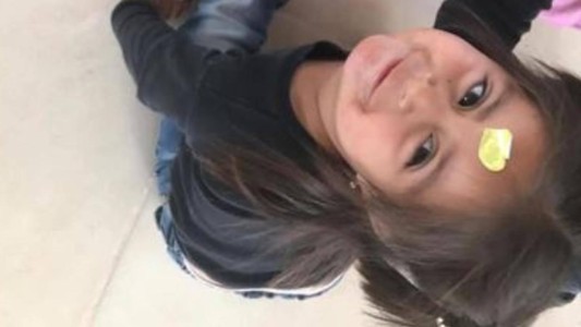 Imputan por homicidio a los padres de la nena de 3 años hallada muerta en Río Negro