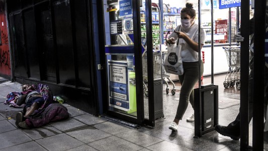 Las teorías de por qué el coronavirus causa la muerte de pacientes jóvenes y sanos