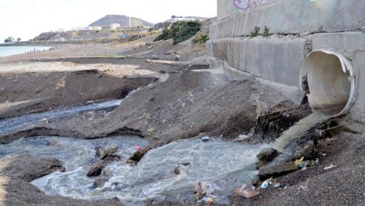 Podría ser “intencional” contaminación del agua con escherichia coli en Comodoro Rivadavia