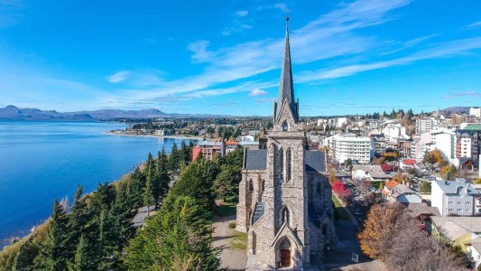 Restricción total a circulación en Bariloche y Cipolletti por 8 días