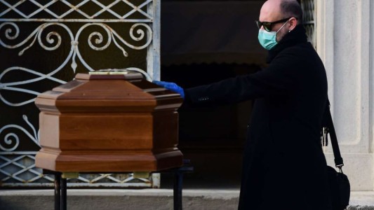 Tanatólogo aconsejó que se cremen los muertos por coronavirus: "No es obligatorio"