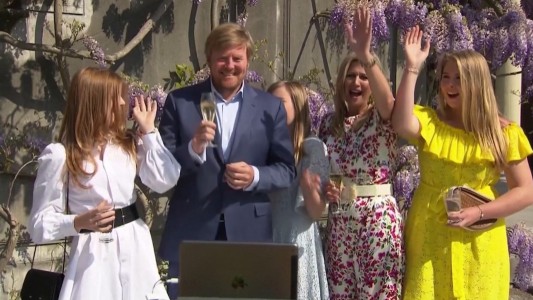 Coronavirus: Máxima y el Rey también celebran los cumpleaños por Zoom