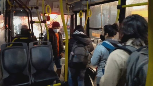 Nuevo protocolo para viajar en colectivos urbanos y micros de larga distancia
