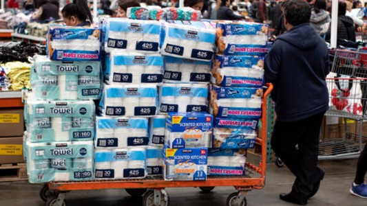 Puso en venta 378 rollos de papel higiénico que le sobraron en plena cuarentena