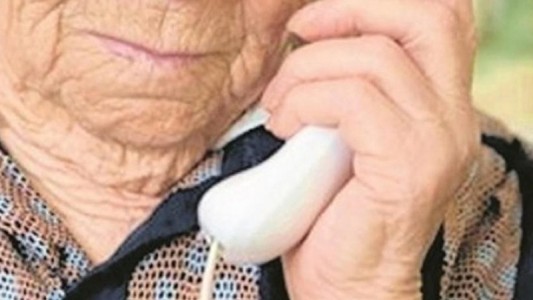 "Cuento del tío" en cuarentena: le robaron 12 mil dólares a una jubilada