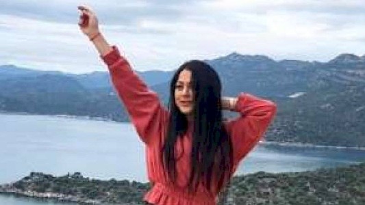 Festejaba el fin de la cuarentena, se hizo una selfie al borde de un acantilado y cayó al vacío