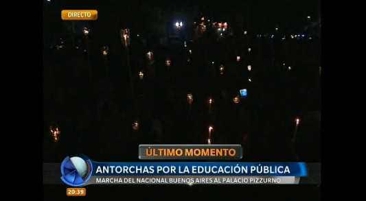 Antorchas por la educación pública