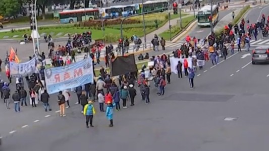 Manifestación en el Obelisco, con distanciamiento