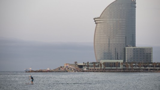 Reabren las playas en Barcelona para poder hacer deportes