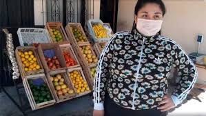 Coronavirus: la joven que invirtió los 10 mil pesos del IFE y se puso una verdulería