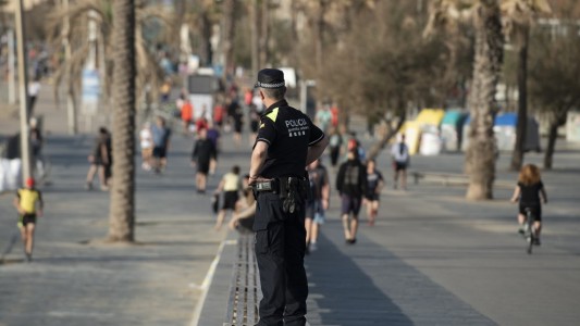 Desconfinamiento: España impone cuarentena a extranjeros y blinda sus fronteras