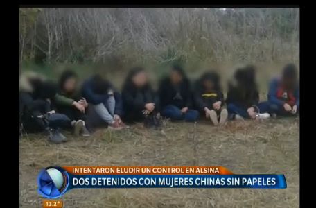 Dos detenidos por transportar a mujeres chinas sin papeles