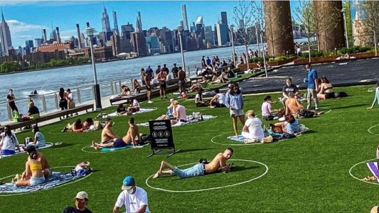 Nueva normalidad en Nueva York: cómo funcionan las medidas de distanciamiento social en los parques