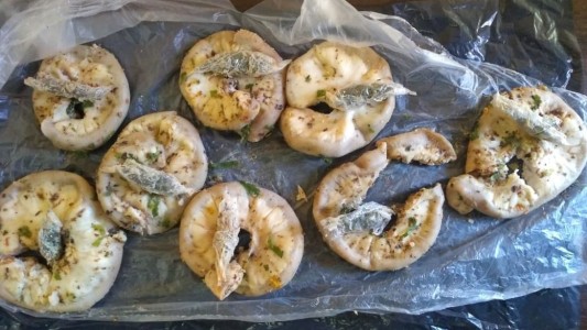 Video: así descubrieron que intentaban entrar droga como "relleno" de los chinchulines