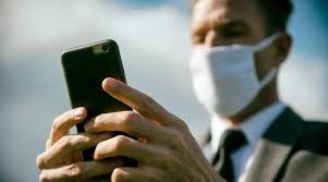 Un estudio indica el riesgo de celular como "caballo de Troya" para el coronavirus