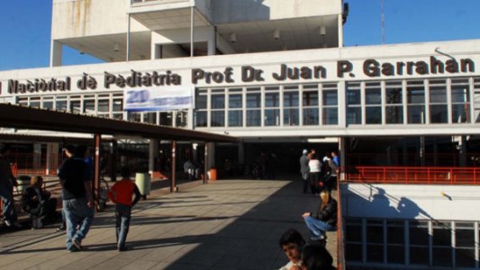 Médicos del Garrahan monitorean por videoconferencia a la nena que aspiró purpurina en La Rioja