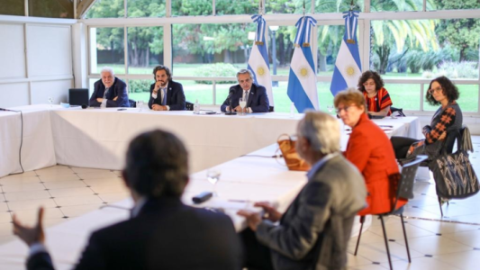 Alberto Fernández se reúne con el comité de expertos: se define cómo sigue la cuarentena