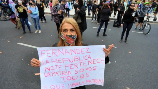 Marcharon a Plaza de Mayo en contra de la cuarentena