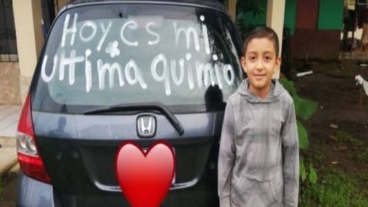 El festejo del nene luego de su última quimioterapia y curarse de un cáncer de hígado