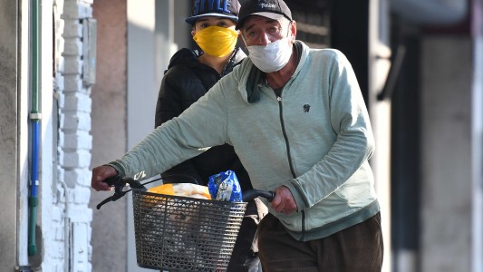 Coronavirus: el riesgo de contagio es 19 veces más alto en lugares cerrados que abiertos