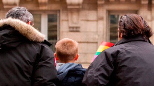 Justicia permitió que matrimonio homosexual anote como propio a hijo gestado por una amiga